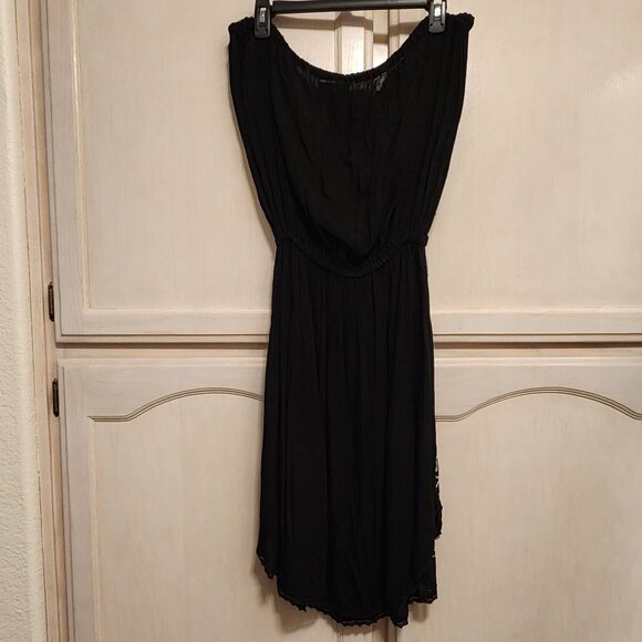 Boho Style Black Strapless Dress!!! (M) White Floral Embroidery & Flowing A Line - Picture 7 of 8